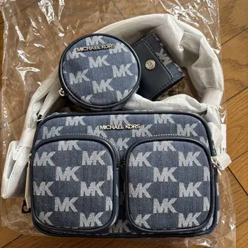 새상품! MICHAEL KORS 네이비 숄더백