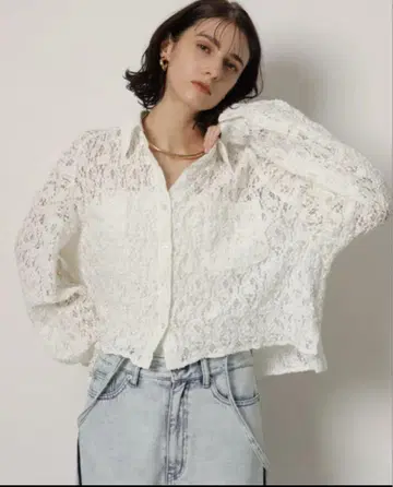 미사용 새상품 카듀네 숏 레이스 셔츠 화이트 레이스 셔츠