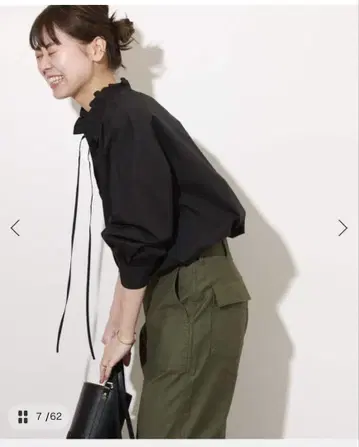 프릴 옷깃 블랙 긴팔 셔츠