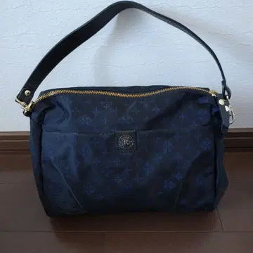 russet 원숄더백 네이비블랙