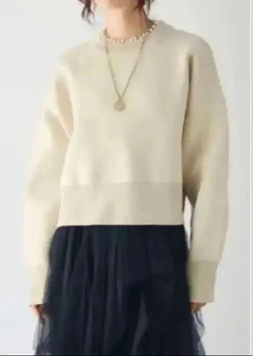 넥 펄 폴리 울 풀오버 Frene 플라네 같은 형태 심플