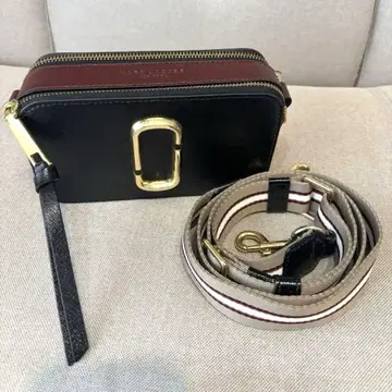 [ 새상품급 ] Marc Jacobs 숄더백 블랙/버건디