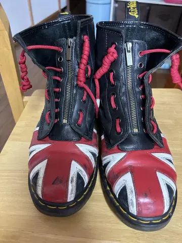가격 인하 종료 Dr. Martens 8홀 유니언 잭 부츠