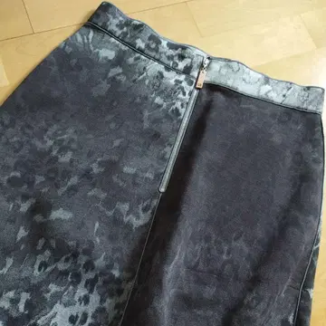 ESCADA 레오파드 무늬 스커트 블랙/그레이