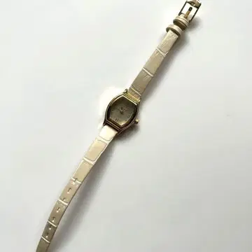 화이트 가죽 아날로그 시계 골드 케이스