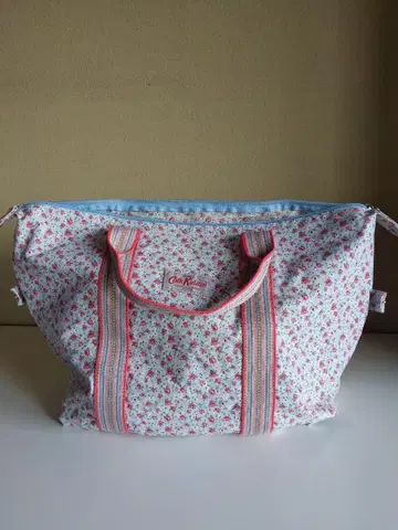 Cath Kidston 꽃무늬 보스턴 백