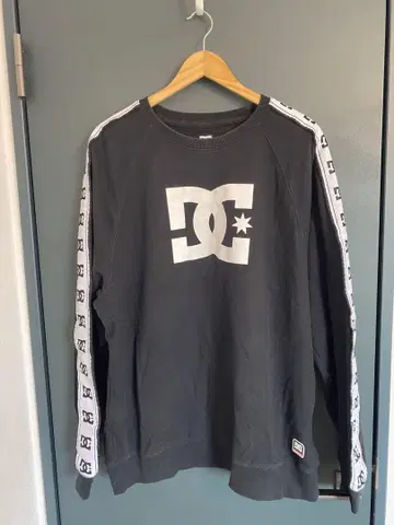 DC SHOE 맨투맨 트레이닝복 사이드 로고 블랙 남성용 L