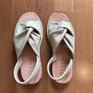 HERREU 베이지 샌들 22-23cm