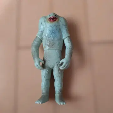 괴수 피규어 자밀라