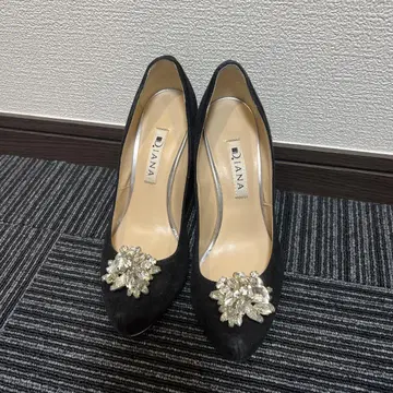 DIANA 비쥬 장식 블랙 하이힐