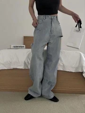 WILLFULLY 루즈 디스트레스드 이펙트 데님