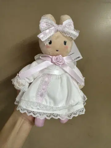 마론크림 마스코트 산리오 화이트 프릴 디자인