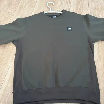 THE NORTH FACE NT62231 트레이닝복 올리브 그린