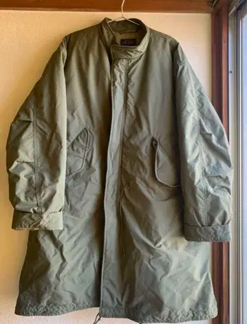 BEAMSplus 코마츠마테레 m65 다운 코트