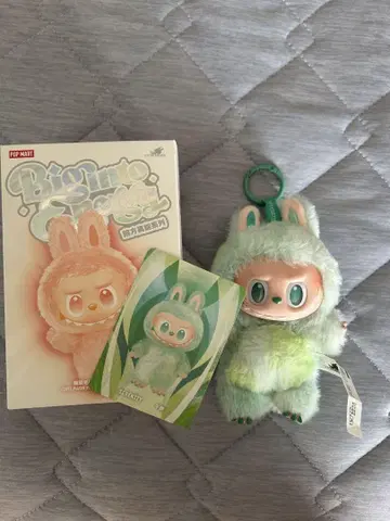 라부부 Labubu Big into Energy