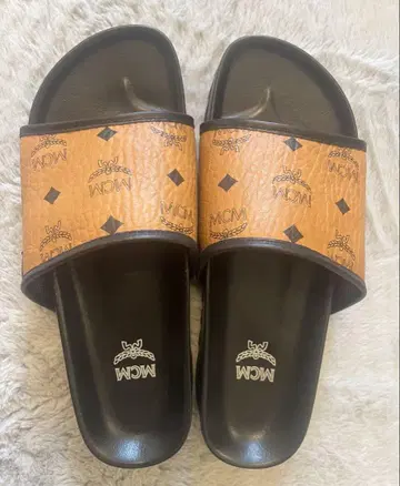 선물로도! 새상품급 정품 MCM visetos 슬라이더 샌들 26.5cm