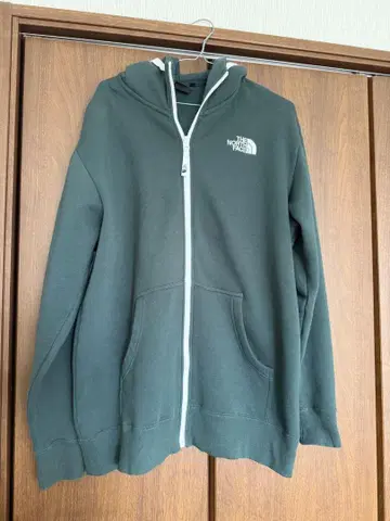 THE NORTH FACE 다크 그린 후드티
