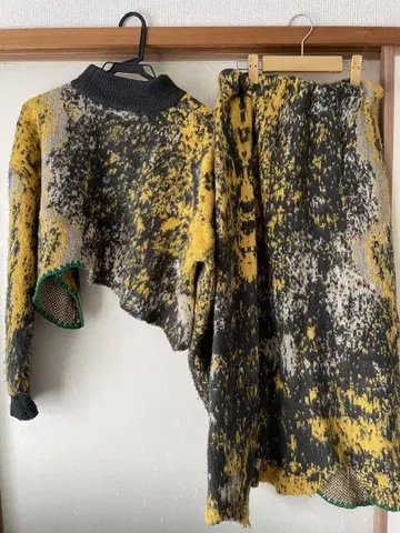 AMERI 셋업 UND RUST ART KNIT TOP 아트