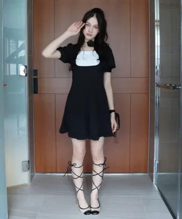 TITTY&CO. 셔링 퍼프 미니 원피스