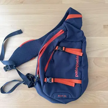 [새상품급] patagonia Atom 8L 바디백 파타고니아
