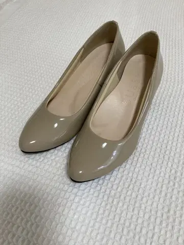 신발 에나멜 베이지