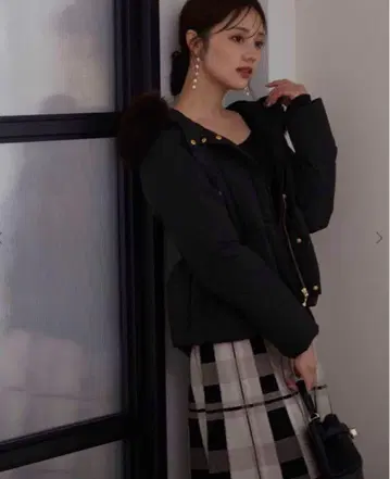 프로포션 허리 마크 숏 다운 블랙 XS 사이즈 새상품