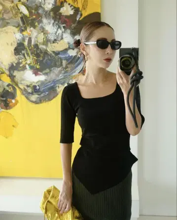 OMMO ASYMME TUCK HALF SLEEVE TOP