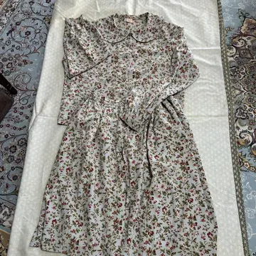 스카이블루 꽃무늬 긴팔 셋업