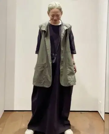 저널 스탠다드 랙 턱 베스트 카키