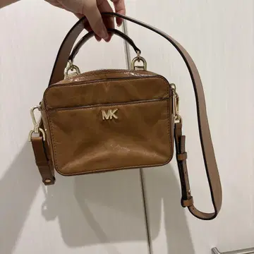 MK 브라운 숄더백