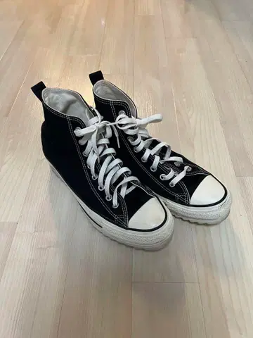 컨버스 블랙 하이컷 스니커즈