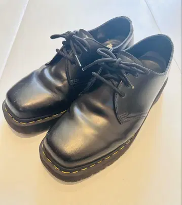 [ 레어 ] Dr. Martens 3홀 스퀘어토 블랙