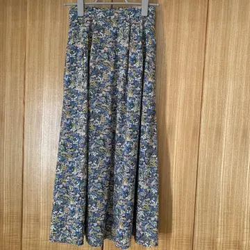 북유럽 생활 잡화점 리버티 꽃무늬 롱 스커트