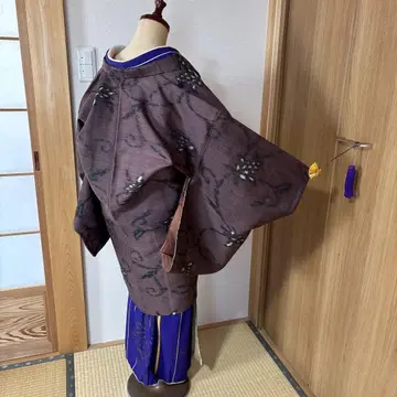 고급스럽게 터콰이즈가 포인트입니다(^^) 긴 겉옷