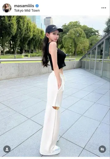 화이트 슬릿 팬츠