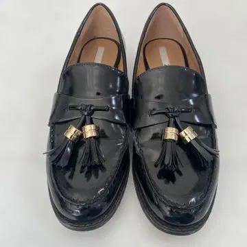 ZARA 블랙 태슬 로퍼 37