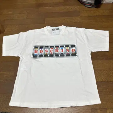 모스키노 T셔츠
