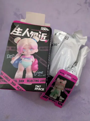 TNT SPACE 트레이딩 피규어