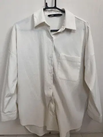 ZARA 화이트 버튼업 셔츠
