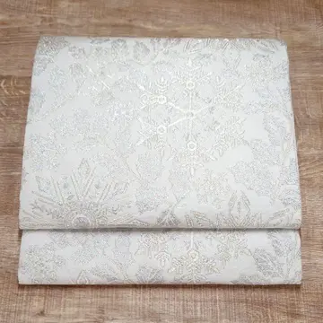 후쿠로 오비 눈의 결정 백은 호랑가시나무 옷본 포함