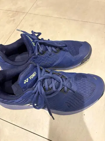 YONEX 네이비 테니스화