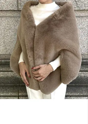 리치 볼륨 퍼 케이프