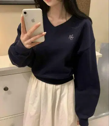 Bellide 네이비 V넥 트레이닝복