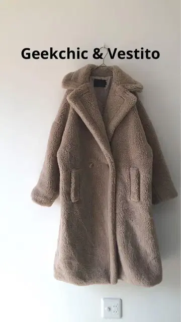Geekchic & Vestito 베이지 보아 롱 코트