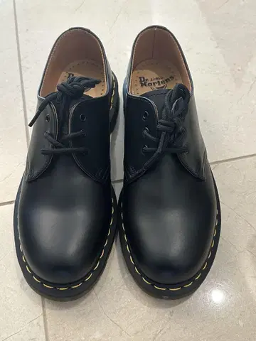 새상품 닥터마틴 3홀 26.5cm