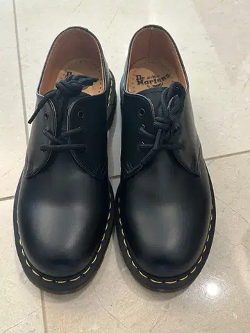 새상품 닥터마틴 3홀 26.5cm