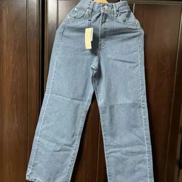 새상품 여성용 데님 m 사이즈 미 실루엣