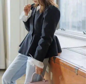 BLUELEA 페플럼 자켓