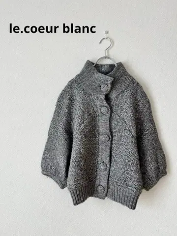 le.coeur blanc 르쿠르블랑 빅 버튼 두꺼운 원단 니트 판초