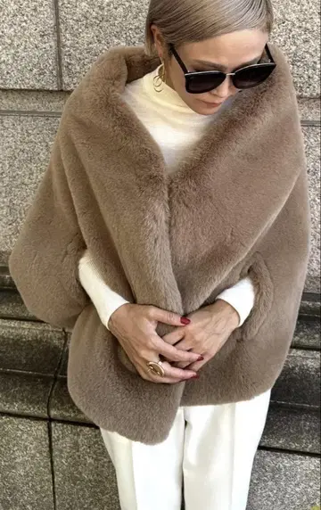 [ 미사용 새상품 ] 리치 볼륨 퍼 케이프